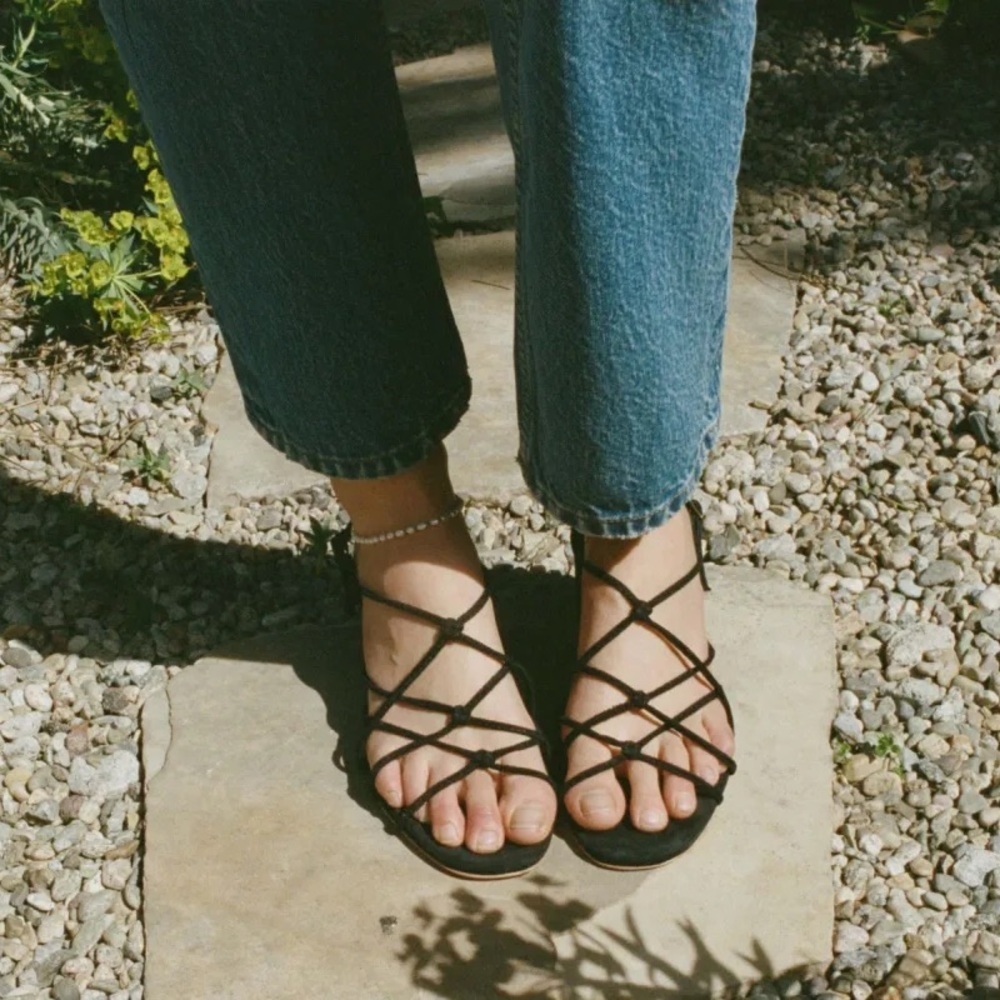 Doen Reve Strappy Knot Suede Block Kitten Low Heel Sandals Black - Picture 4 of 13